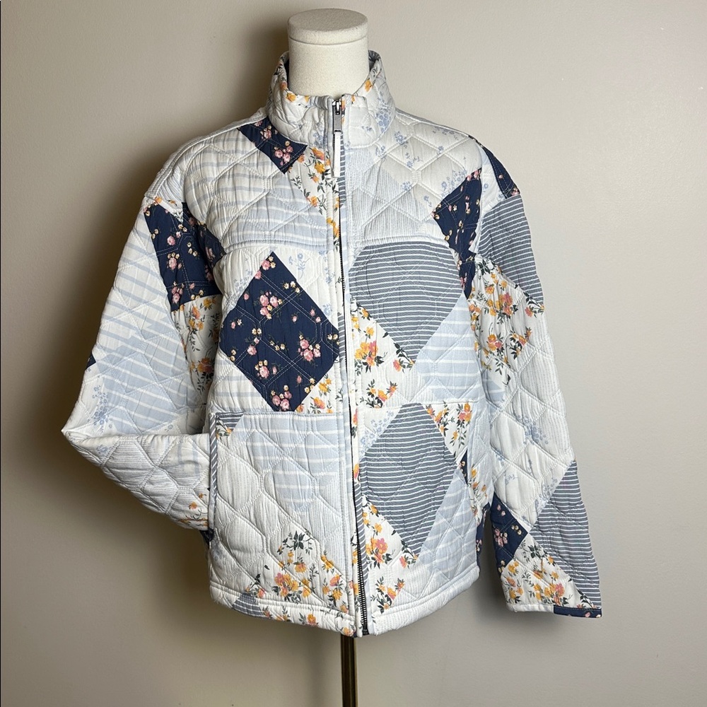 American Eagle Womens Quilted Patchwork Floral St… - image 3
